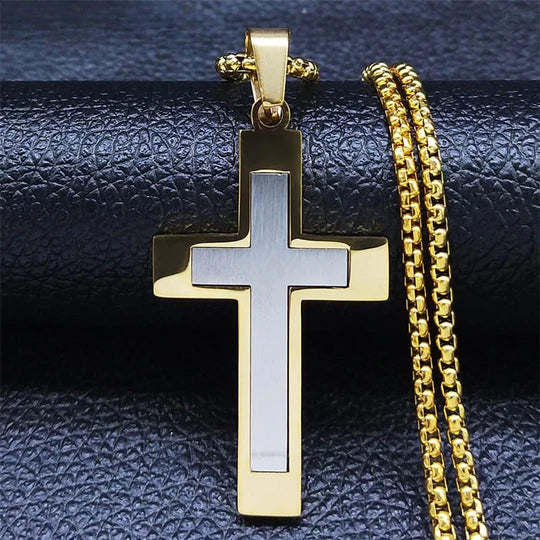 Collar de Cruz con Marco Dorado