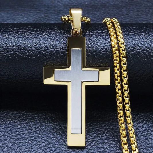 Collar de Cruz con Marco Dorado